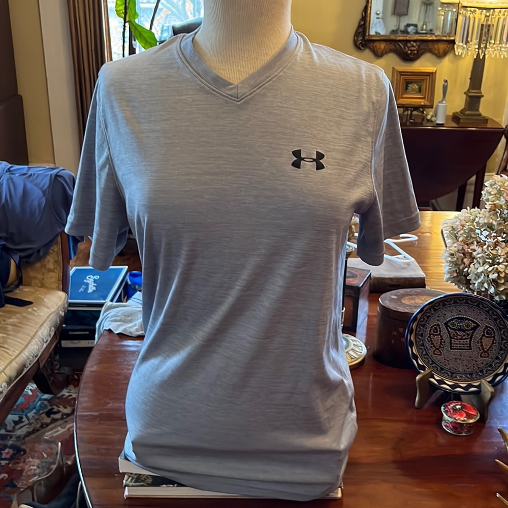 Under Armour V Neck Gray Shirt